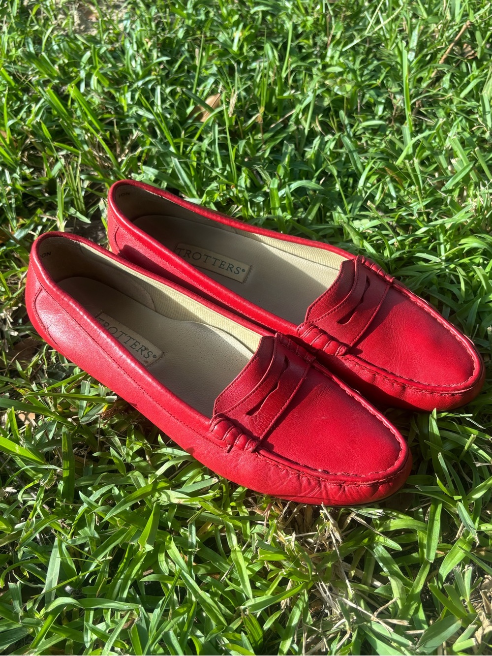 Trotters Red Leather Penny Loafers Women’s Size 10